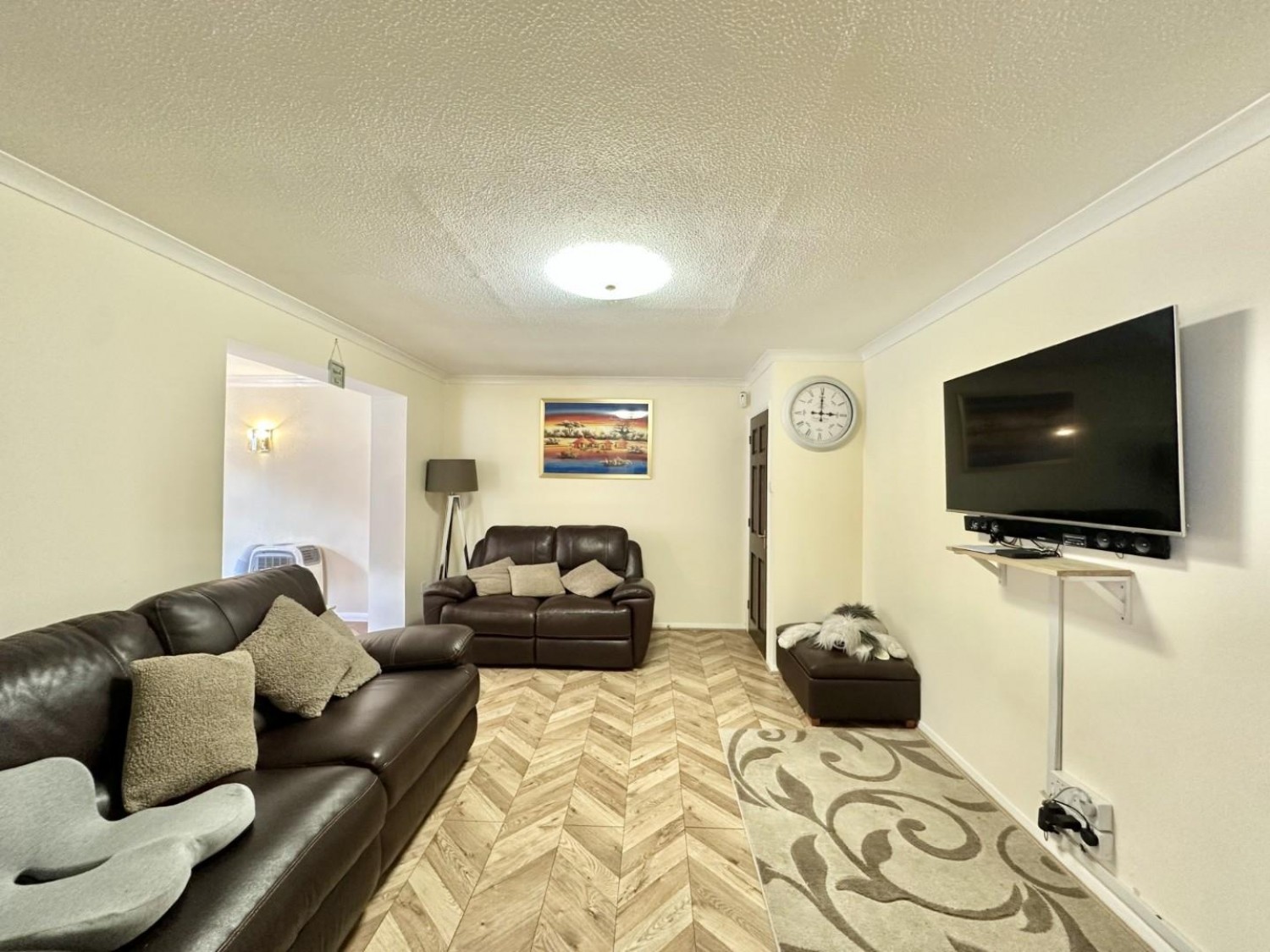 3 bedroom House for sale in Brentford Close, Yeading, UB4