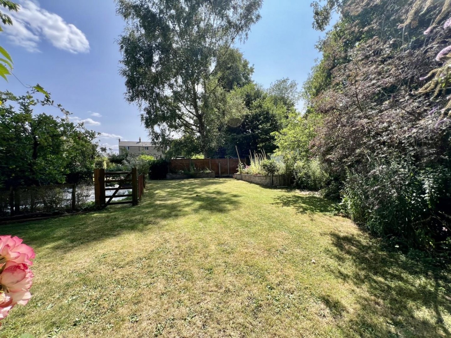 5 bedroom House for sale in Church Road, Cam, Dursley