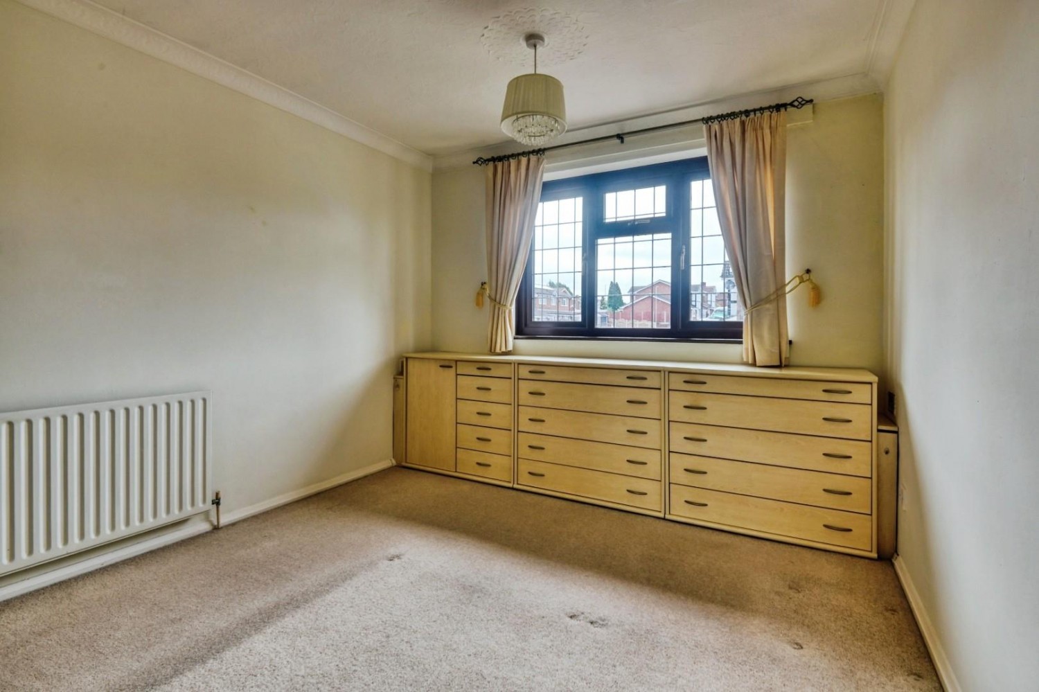 3 bedroom House for sale in Dovestone, Wilnecote, Tamworth