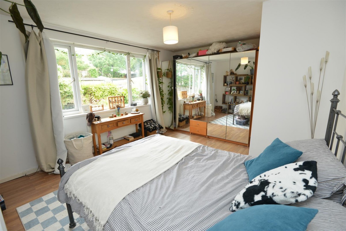 Milverton Gardens, St Werburghs, Bristol BS6 5JQ