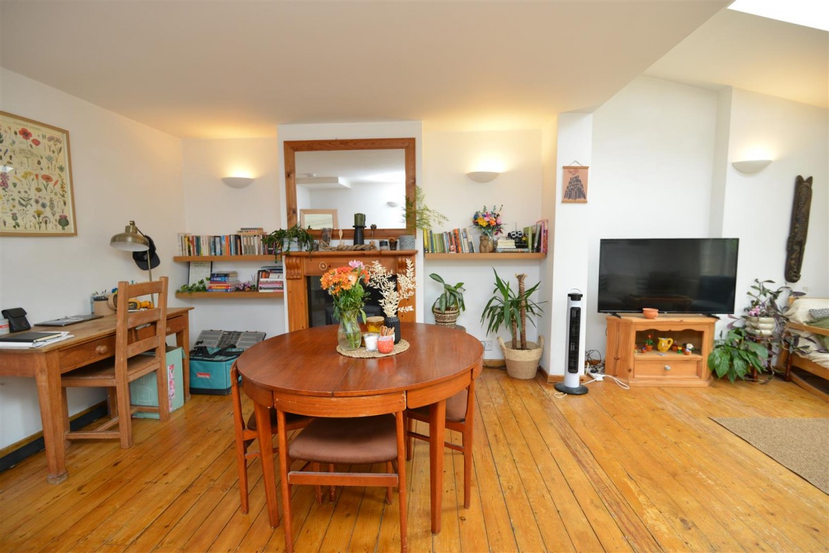 Milverton Gardens, St Werburghs, Bristol BS6 5JQ