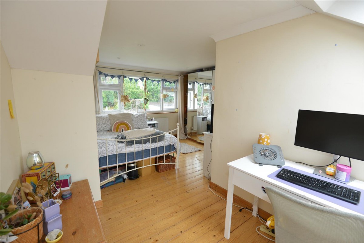 Milverton Gardens, St Werburghs, Bristol BS6 5JQ