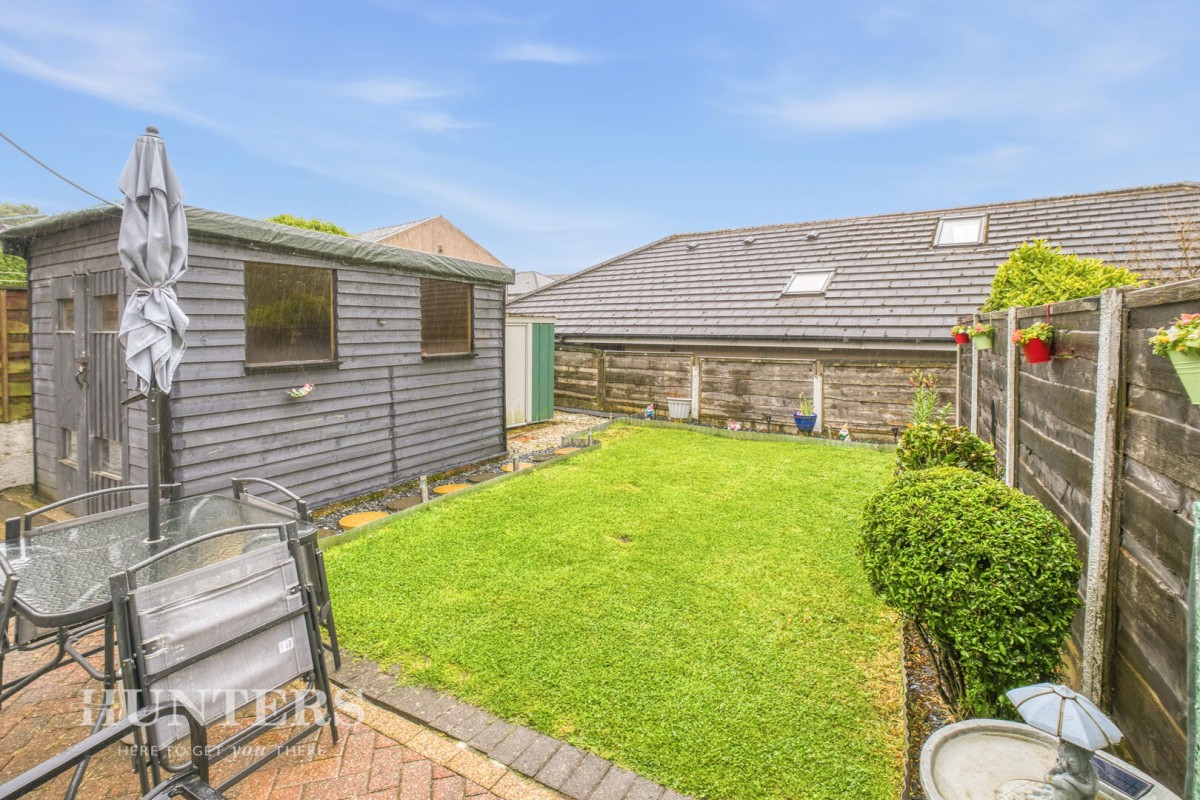 Chichester Close, Smithy Bridge, OL15 8QL
