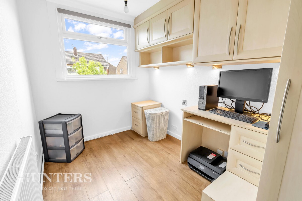 Chichester Close, Smithy Bridge, OL15 8QL