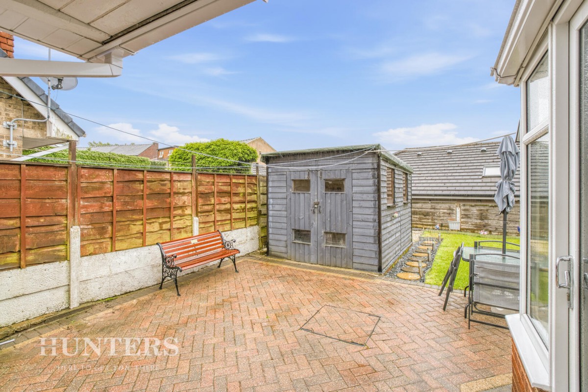 Chichester Close, Smithy Bridge, OL15 8QL