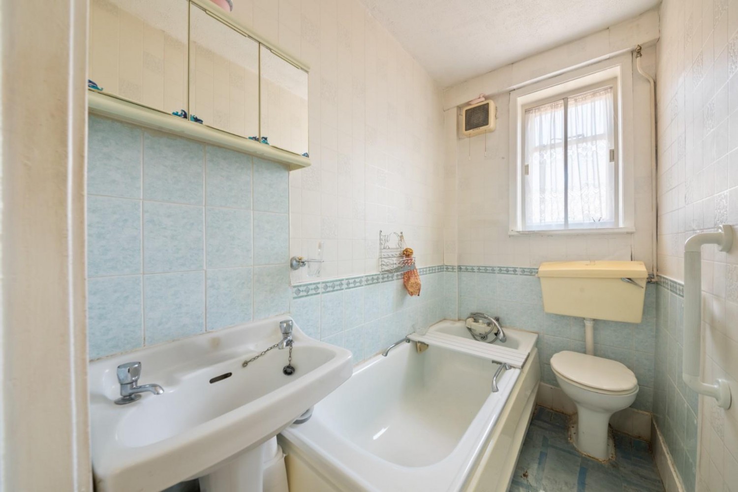 3 bedroom House for sale in Minet Drive, Hayes