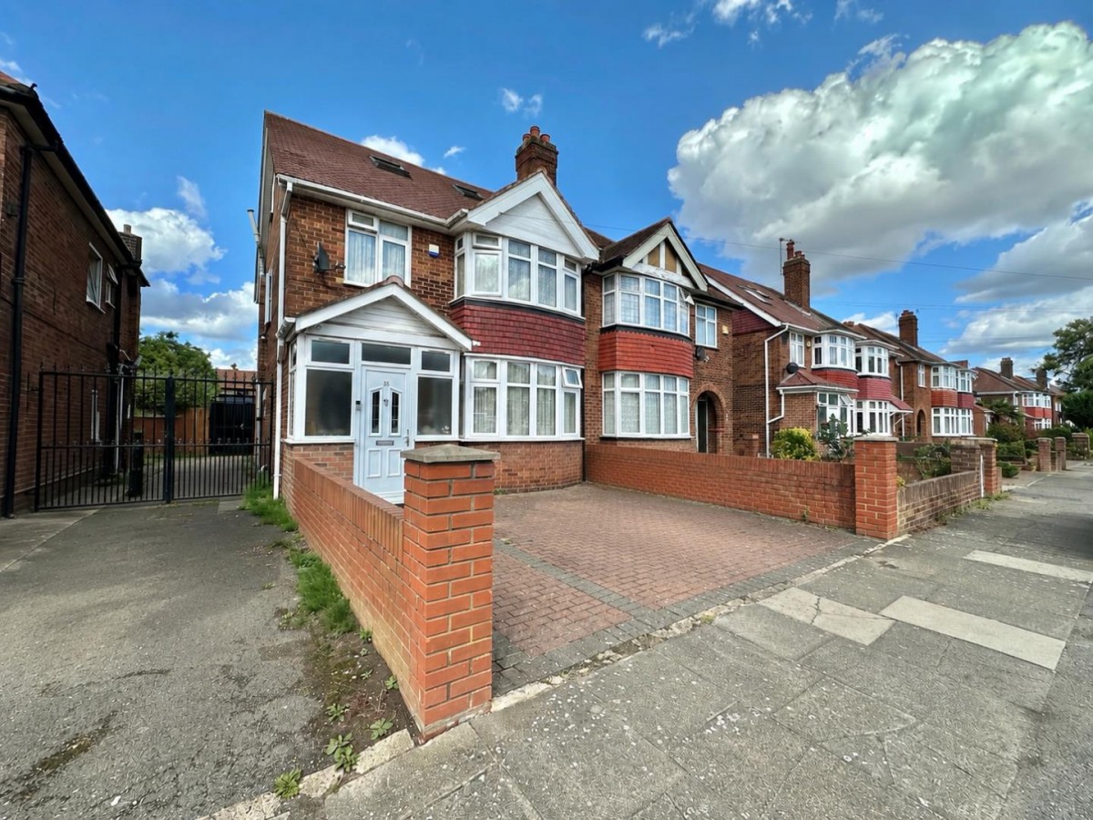 Stirling Road, Hayes