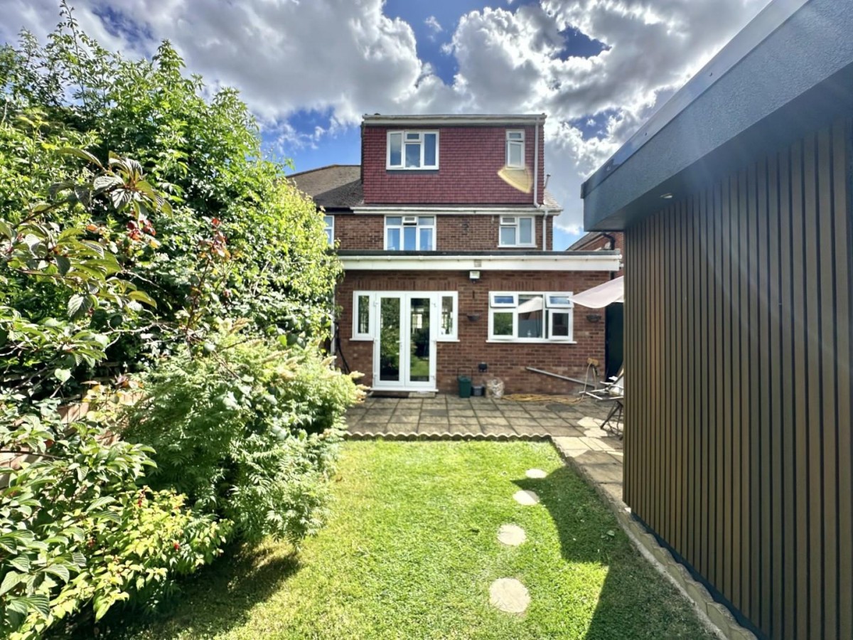 Stirling Road, Hayes