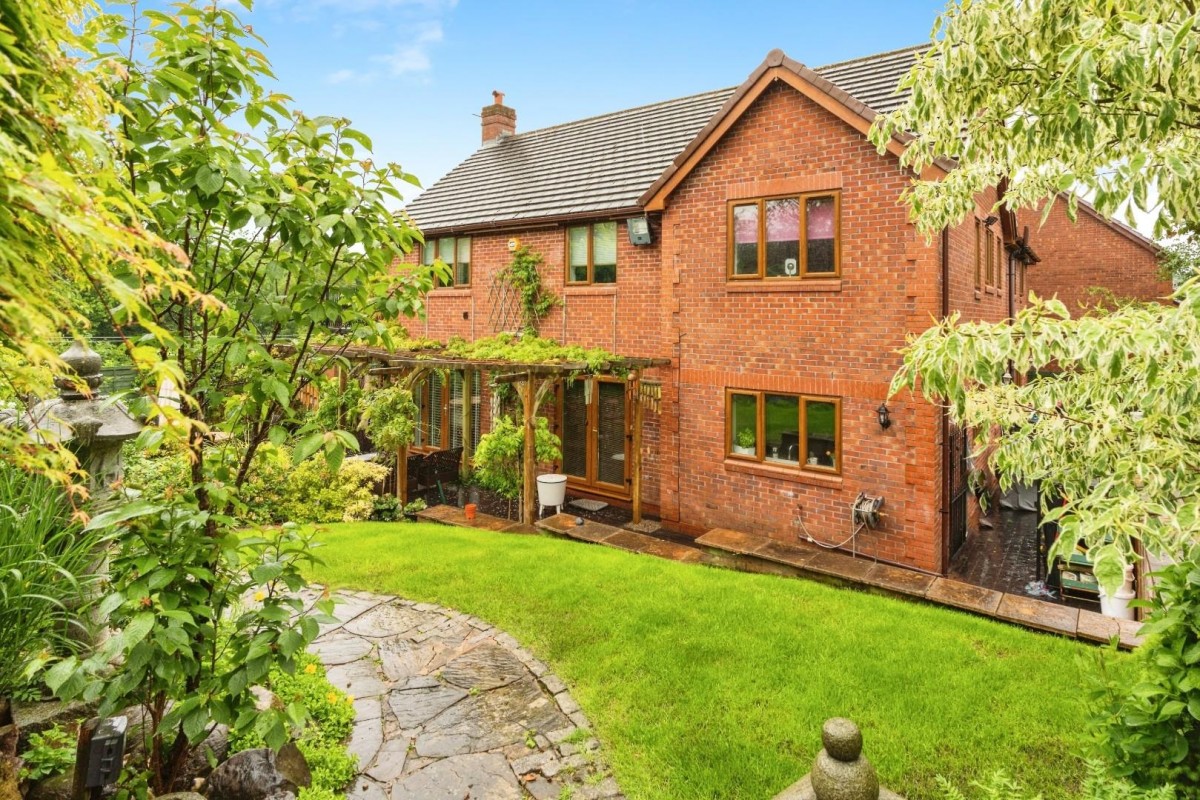 Wood Lea Chase, Pendlebury, Swinton, Manchester