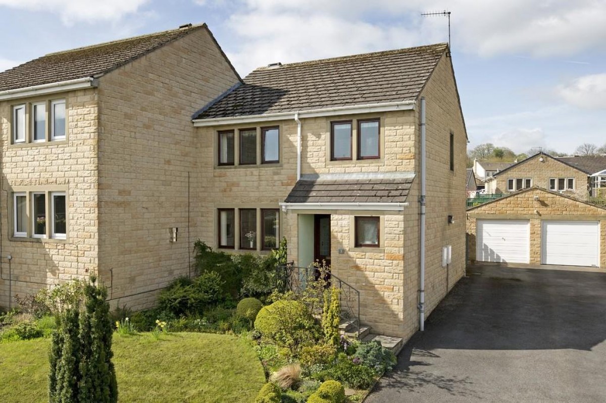 Gill Close, Addingham