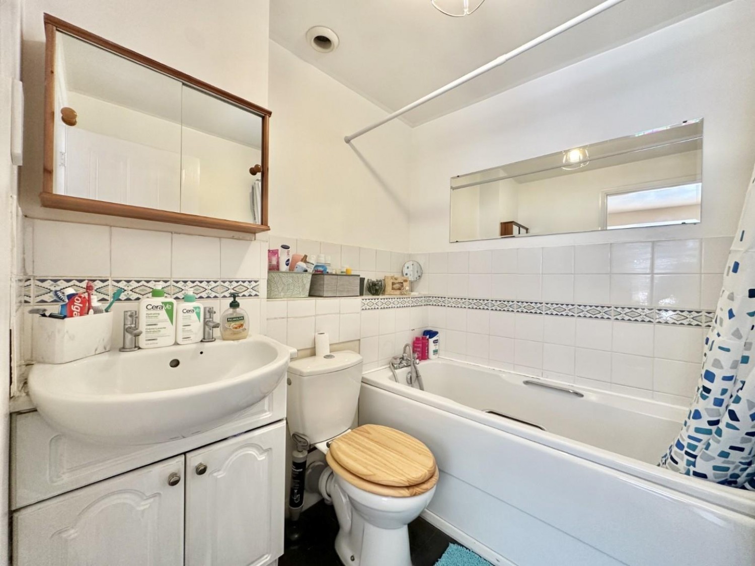 2 bedroom House for sale in Tollgate Drive, Hayes