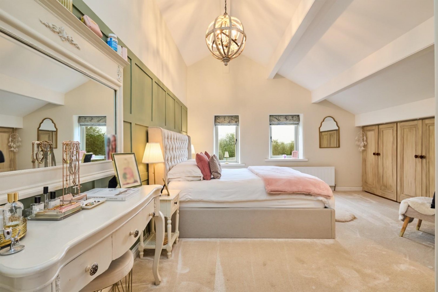 5 bedroom House for sale in Hunters Green, Cullingworth,