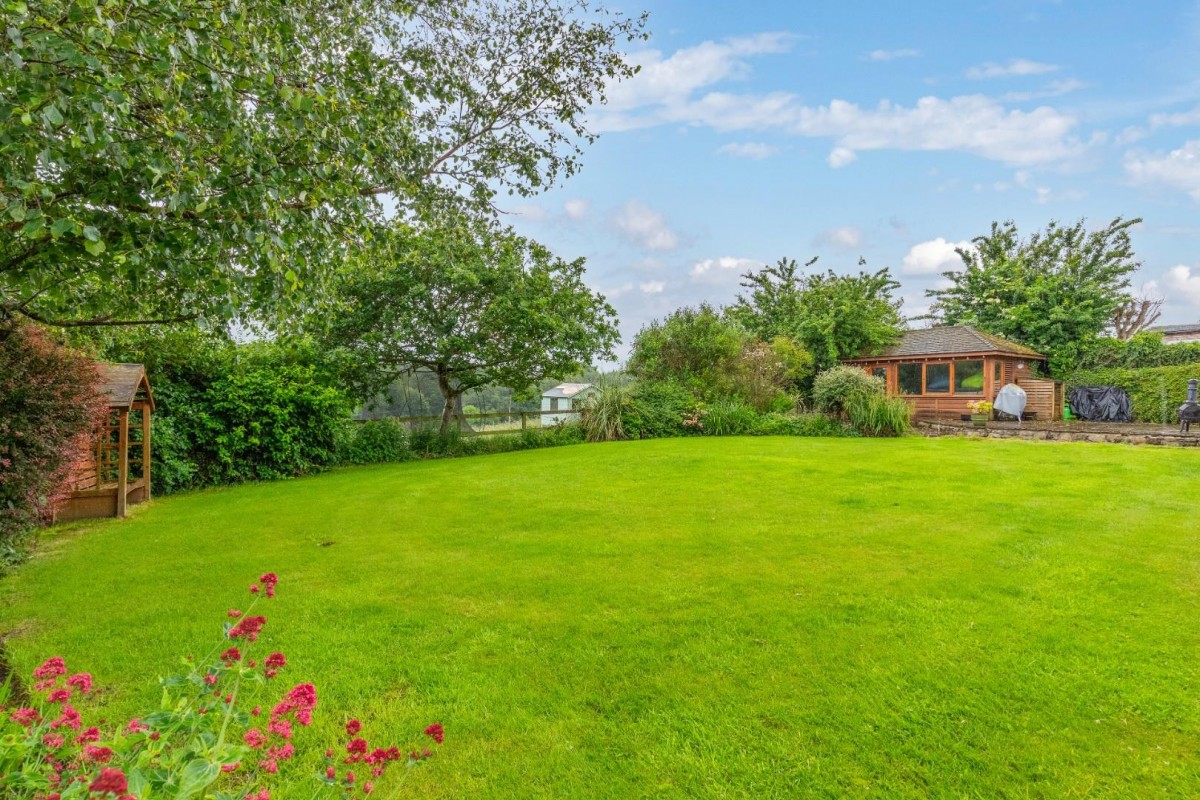 Hunters Green, Cullingworth,
