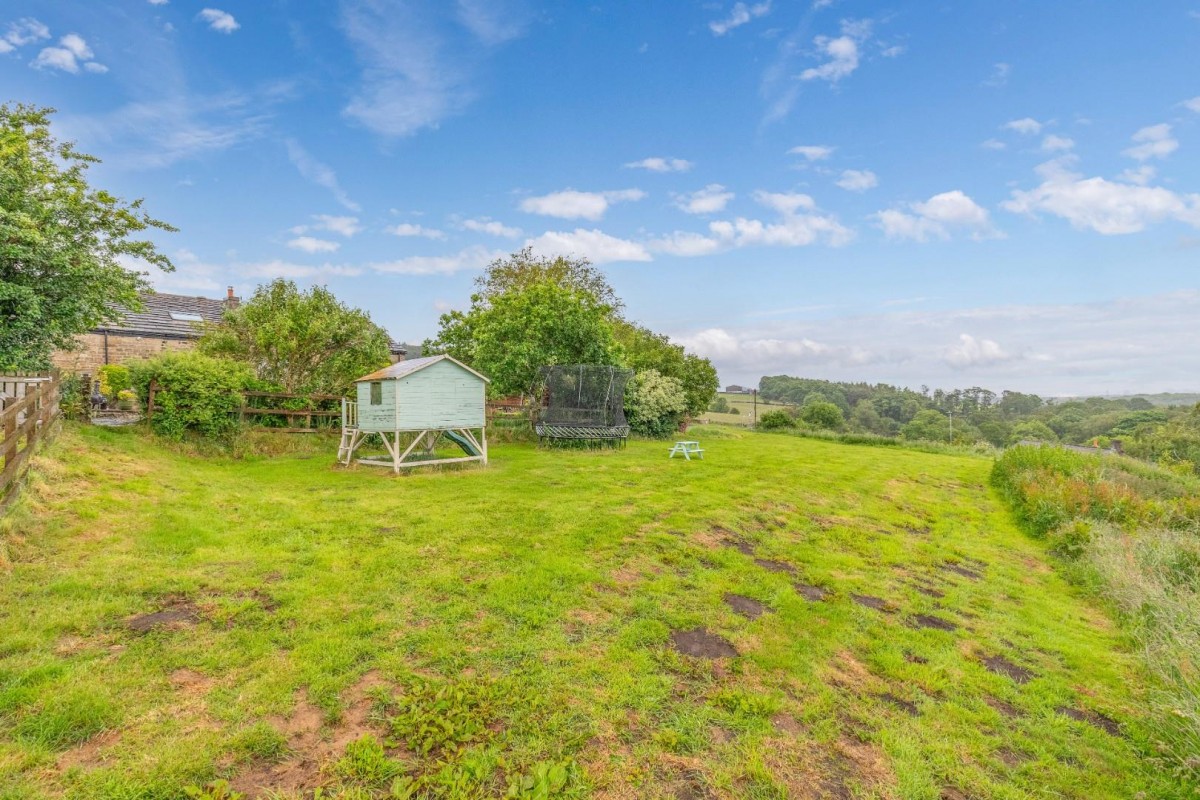 Hunters Green, Cullingworth,