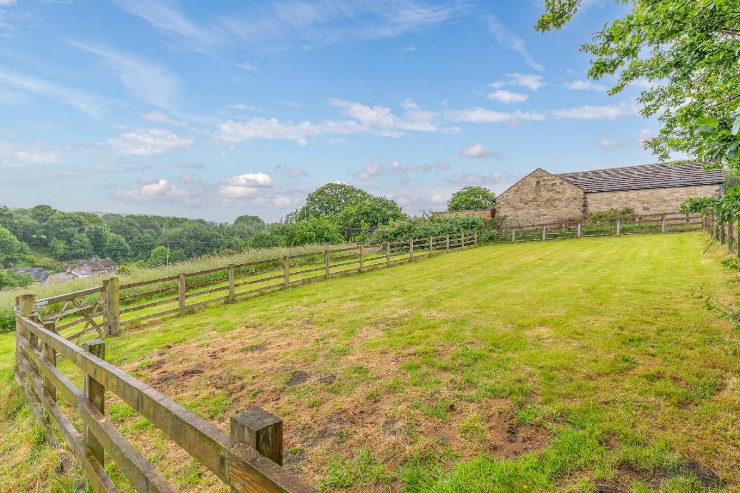 5 bedroom House for sale in Hunters Green, Cullingworth,