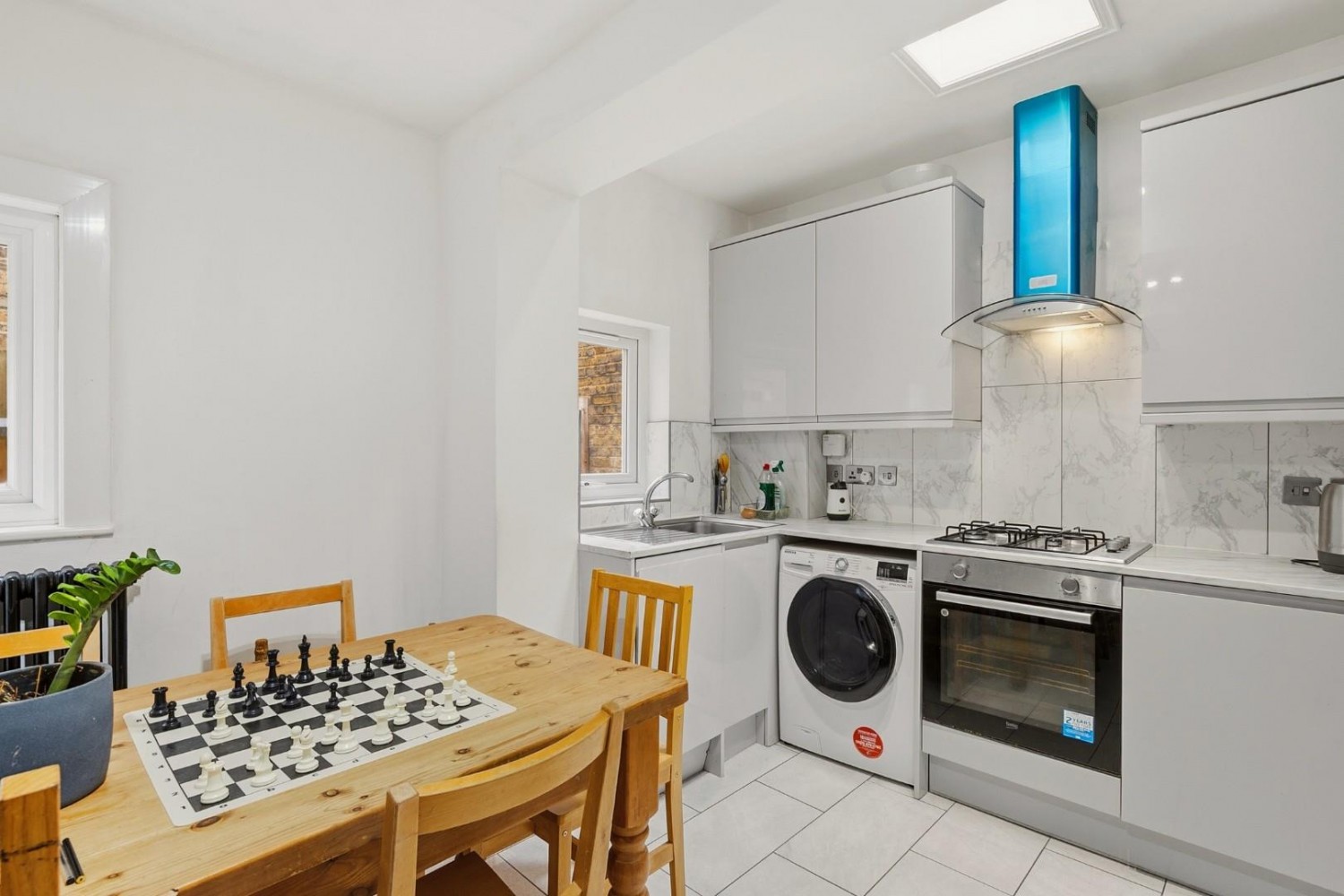 2 bedroom Flat for sale in Coldharbour Lane, London, SE5