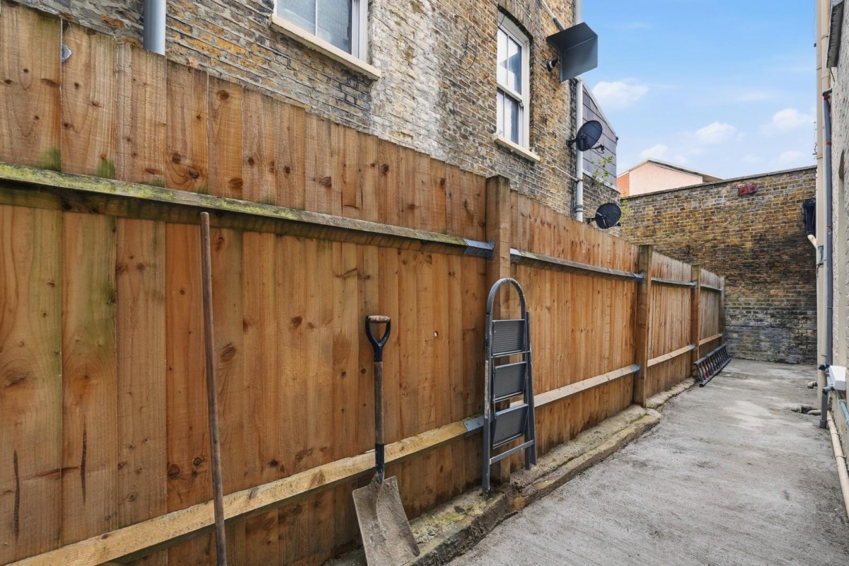 Coldharbour Lane, London, SE5