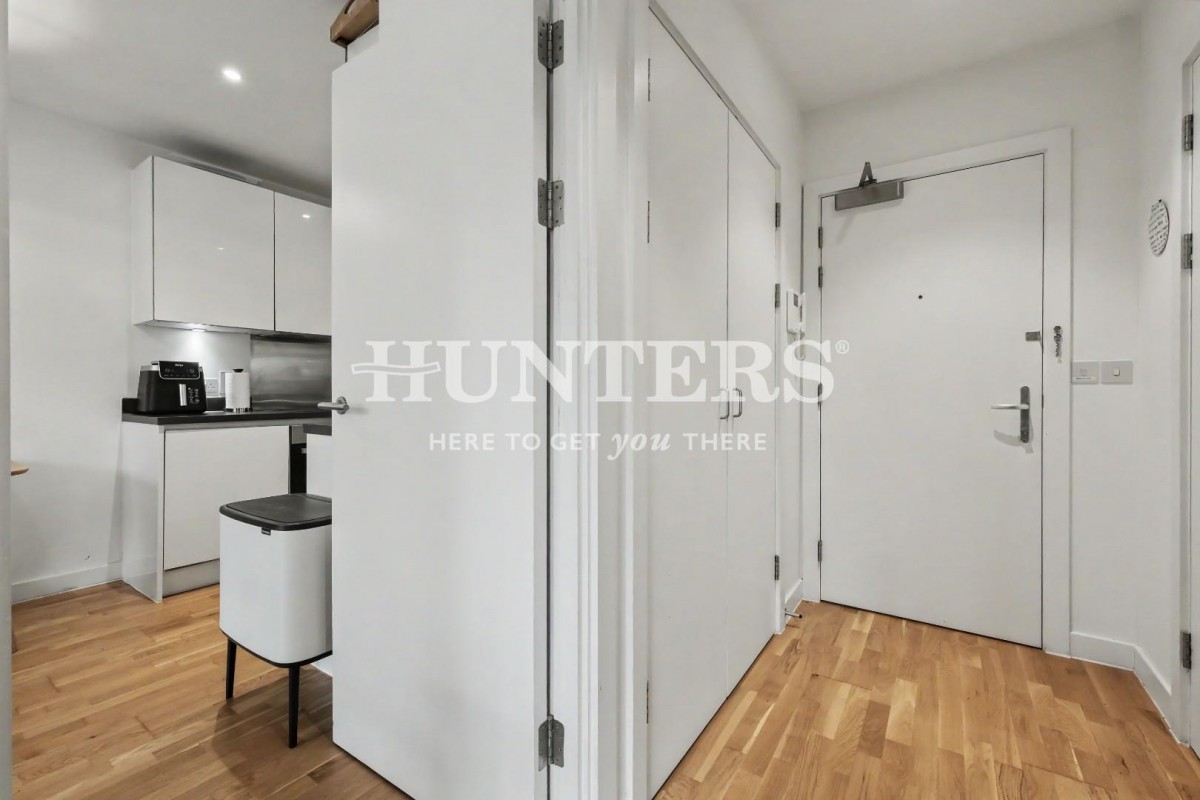 Oak Grove, Cricklewood, London, NW2
