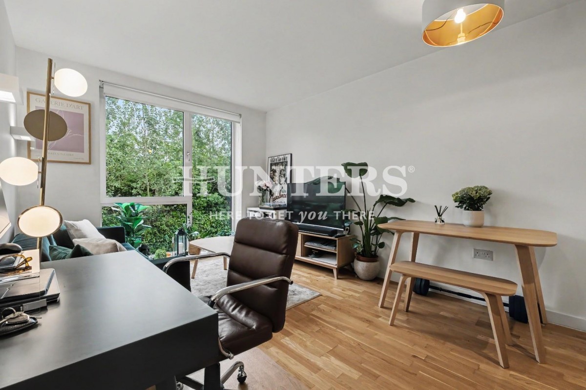 Oak Grove, Cricklewood, London, NW2