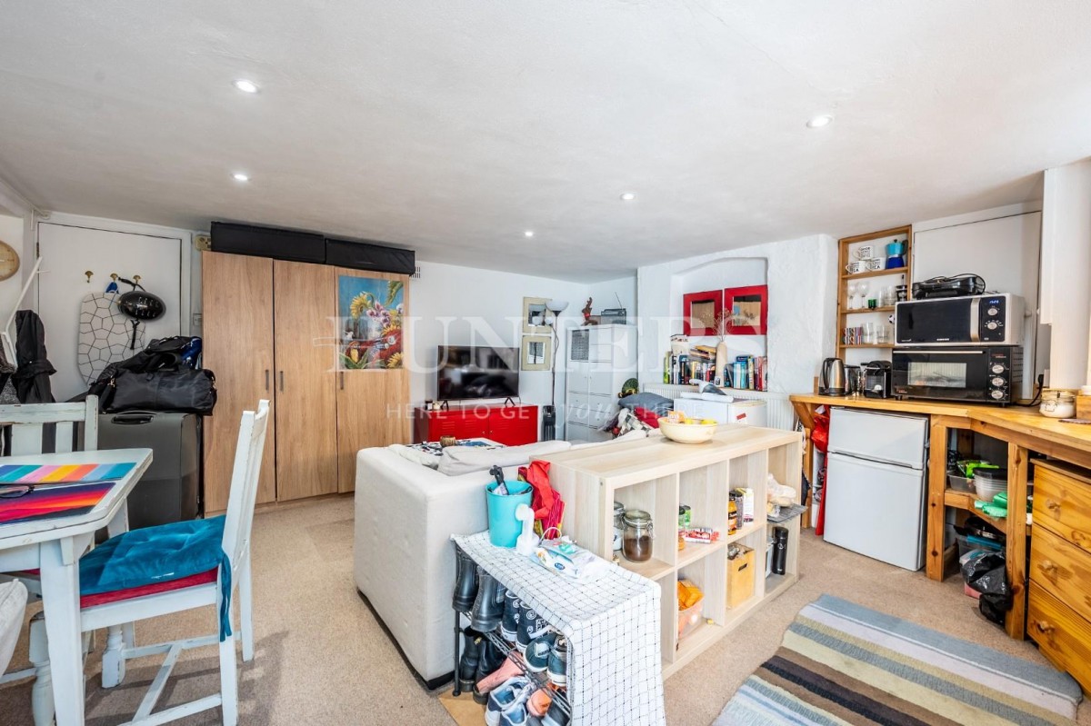 East Bank, London, N16