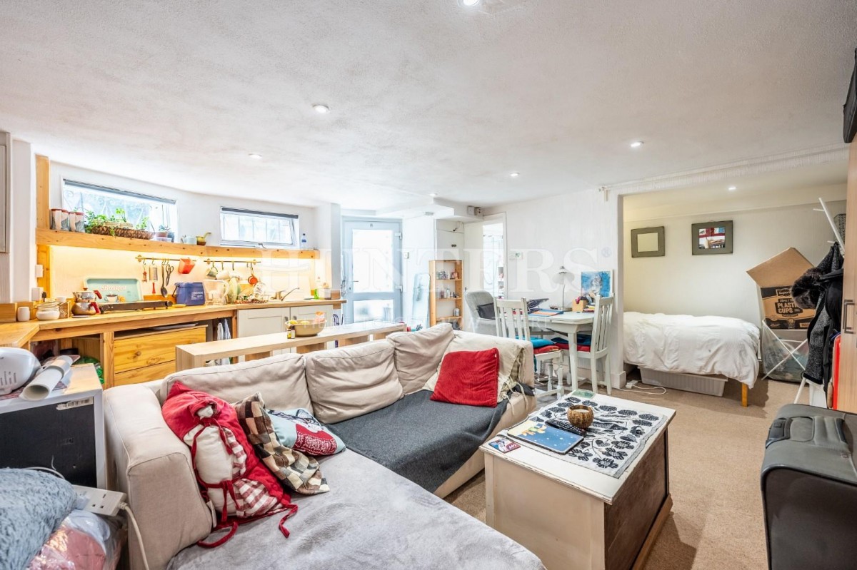 East Bank, London, N16