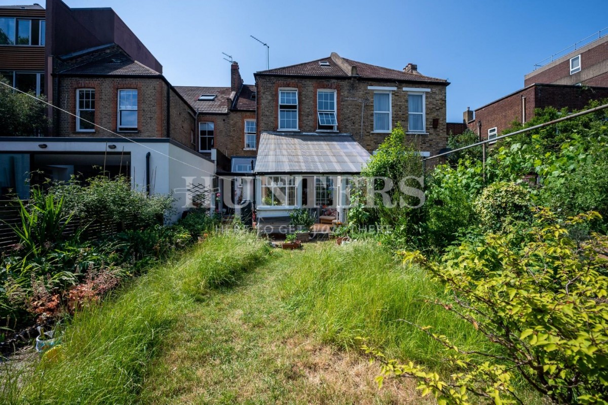 East Bank, London, N16