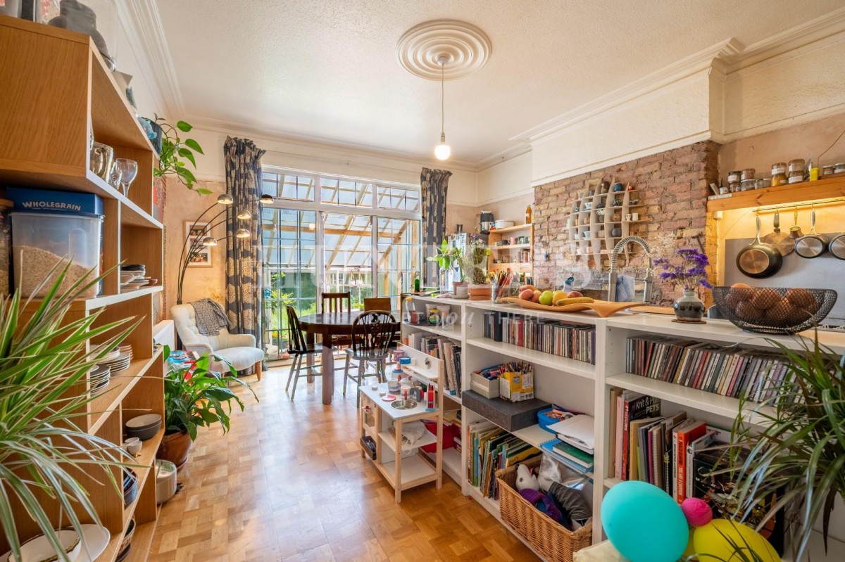 East Bank, London, N16