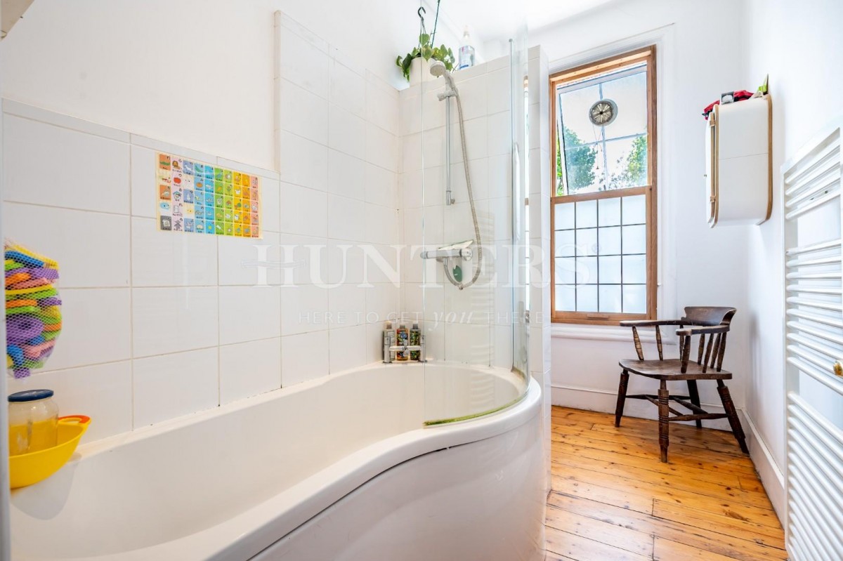 East Bank, London, N16