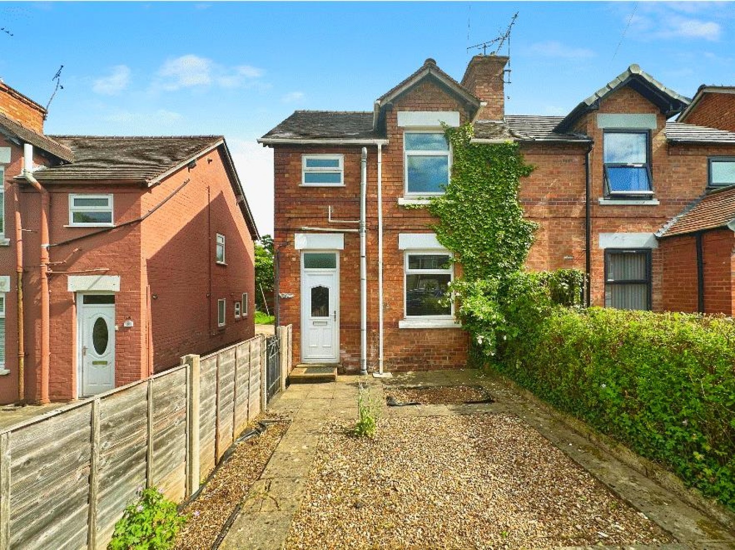 3 bedroom House for sale in Green Lane Rugeley WS15 2AP