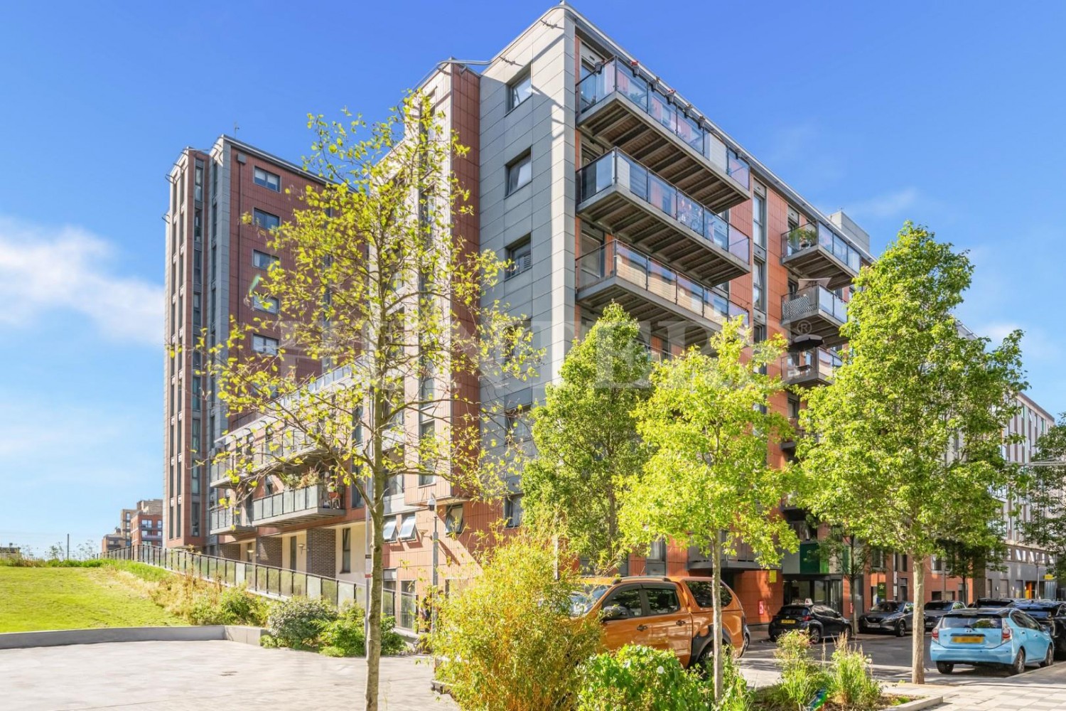 2 bedroom Flat for sale in Lebus Street, London
