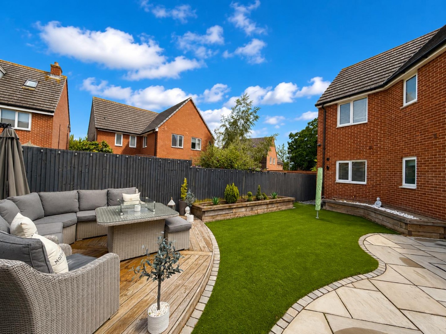 Arthur Maybury Close, Repton Park