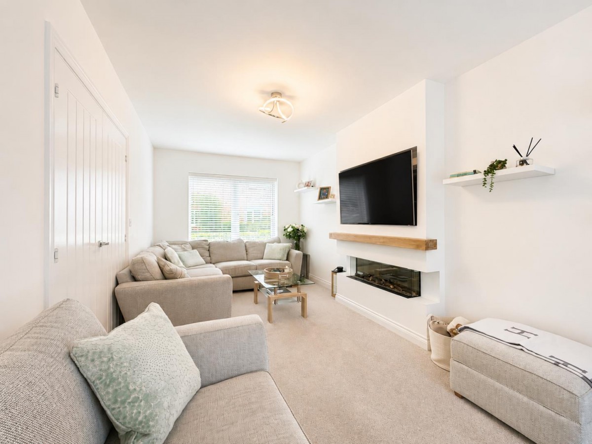 Arthur Maybury Close, Repton Park