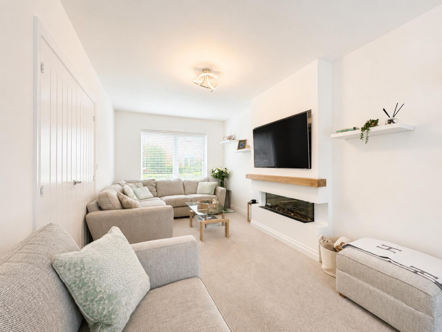 Arthur Maybury Close, Repton Park