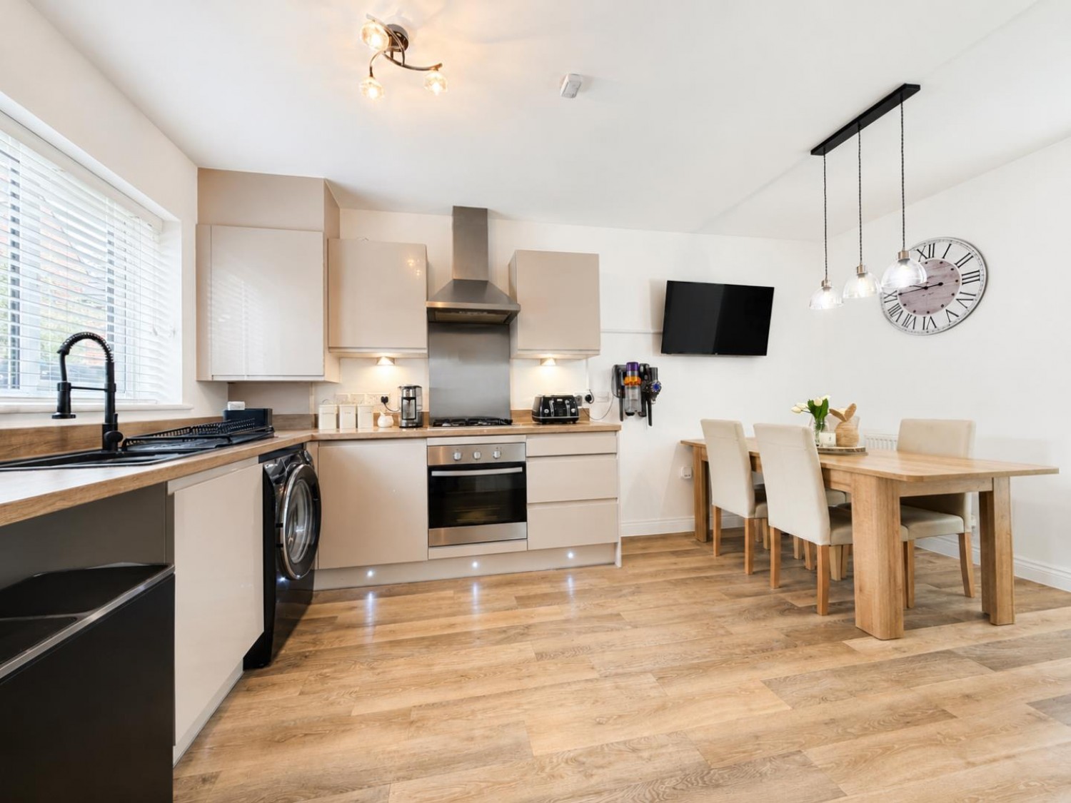 Arthur Maybury Close, Repton Park