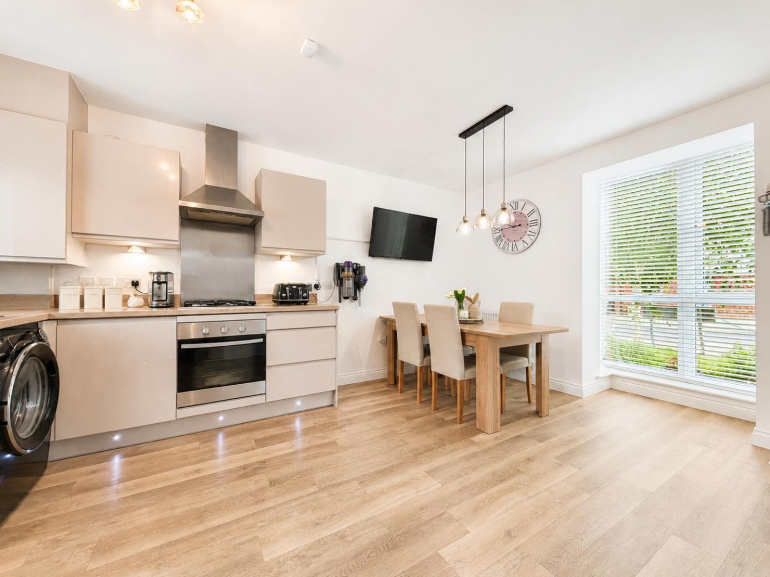 Arthur Maybury Close, Repton Park