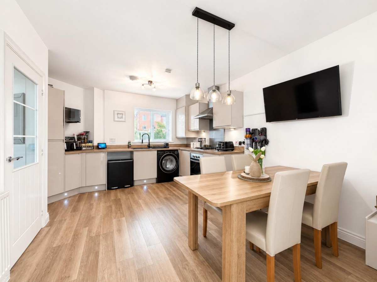 Arthur Maybury Close, Repton Park