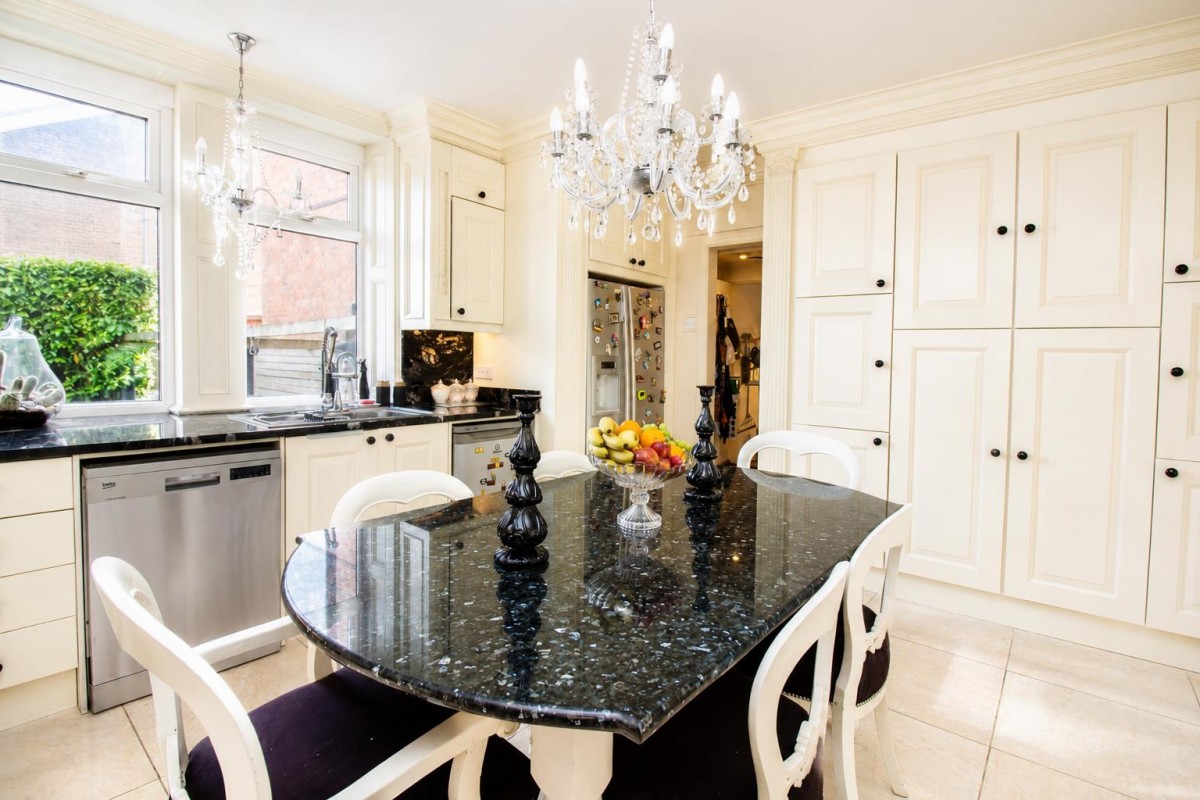 'The Old Vicarage' Hawkshaw Avenue
