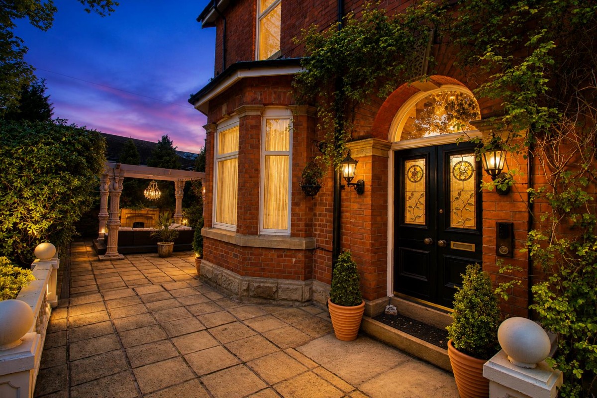 'The Old Vicarage' Hawkshaw Avenue
