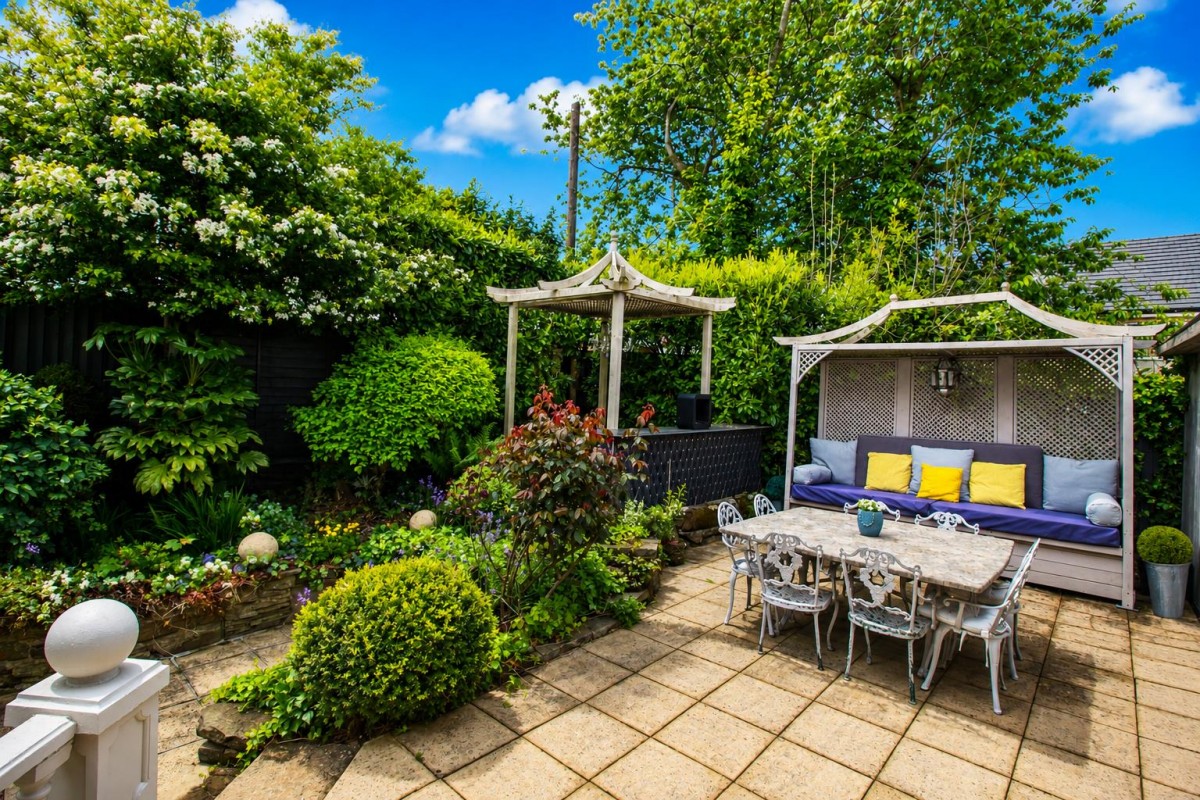 'The Old Vicarage' Hawkshaw Avenue