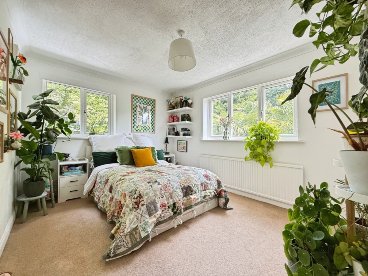 Mill Farm Drive, Stroud