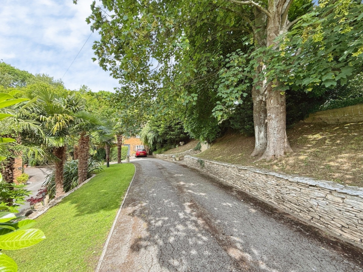 Mill Farm Drive, Stroud