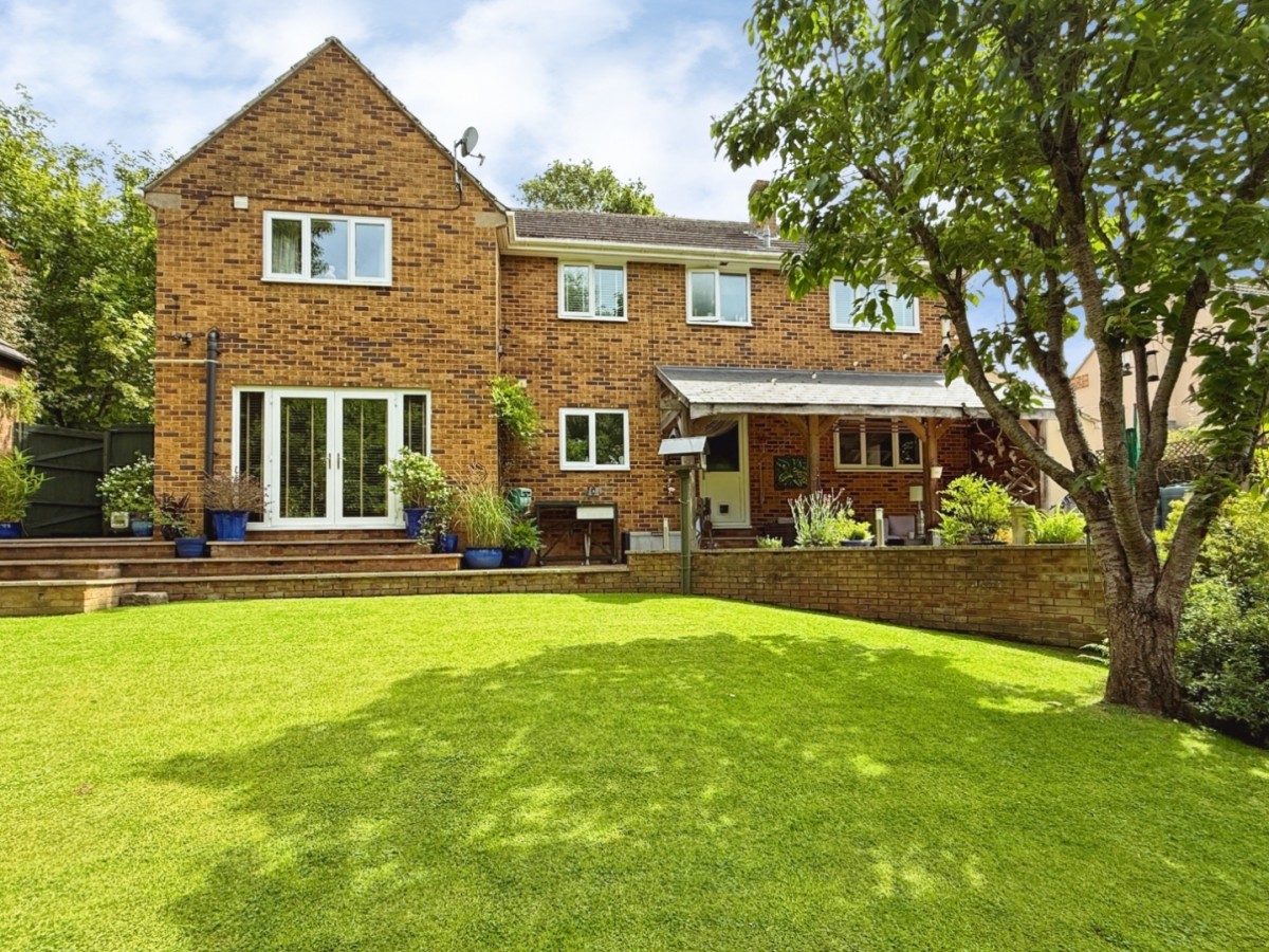 Mill Farm Drive, Stroud