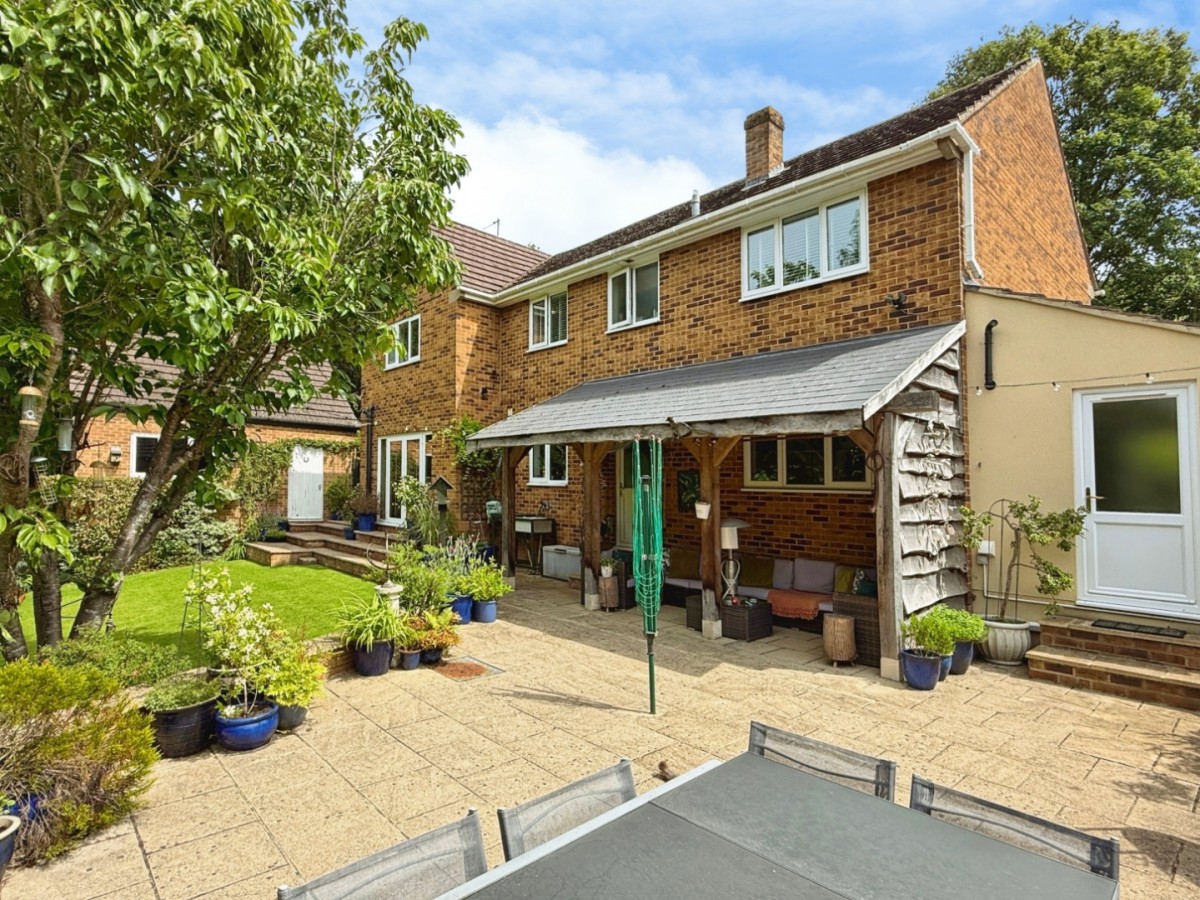 Mill Farm Drive, Stroud