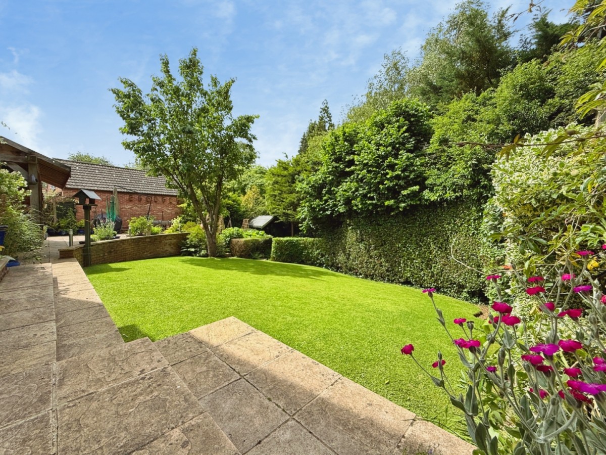 Mill Farm Drive, Stroud