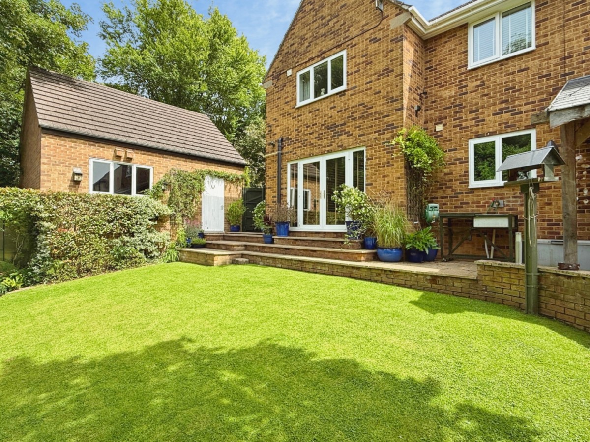 Mill Farm Drive, Stroud