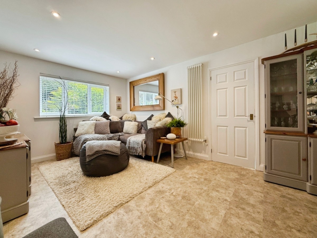 Mill Farm Drive, Stroud