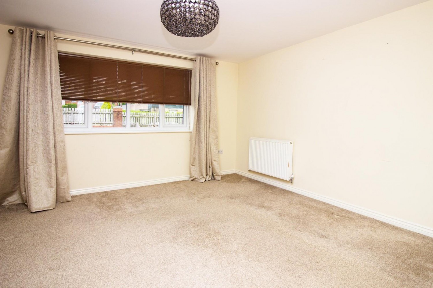 4 bedroom House to let in Kirkland Close, Blackburn