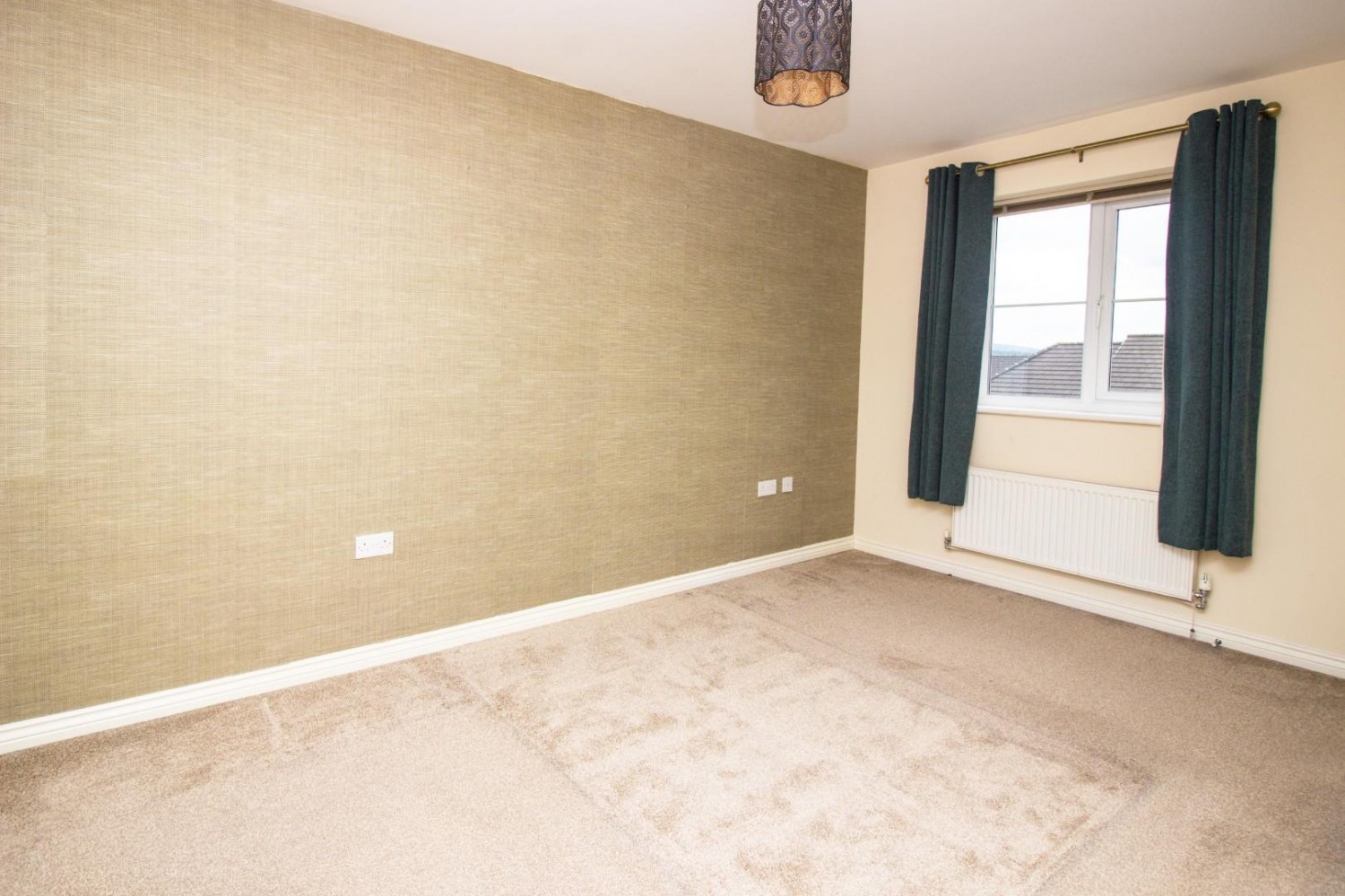 4 bedroom House to let in Kirkland Close, Blackburn
