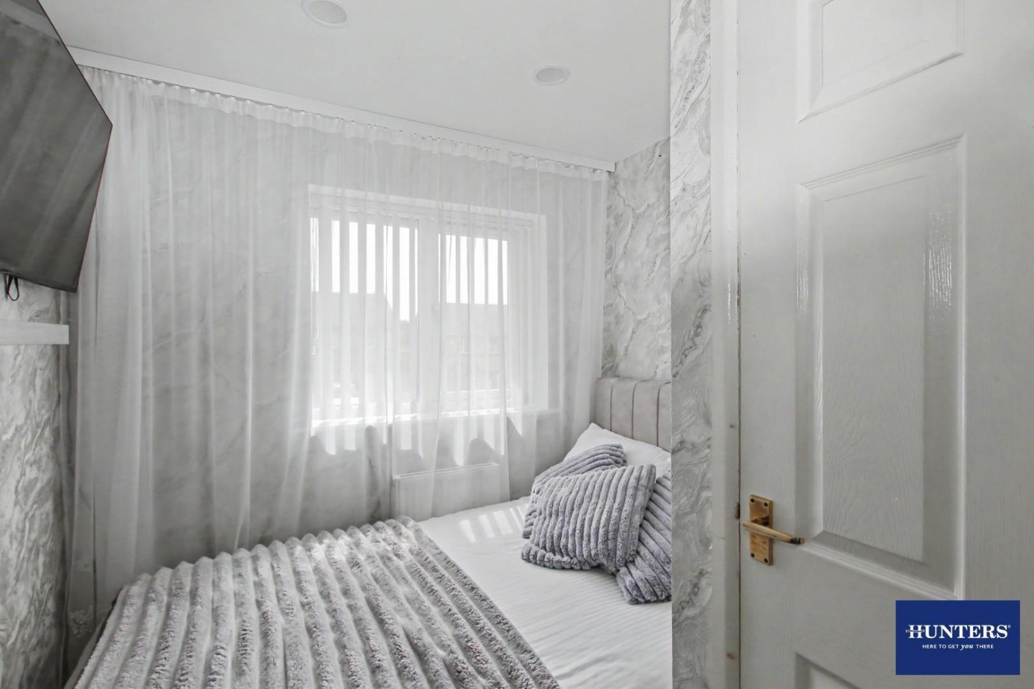3 bedroom House for sale in Warton Avenue Bradford, BD4 6JG