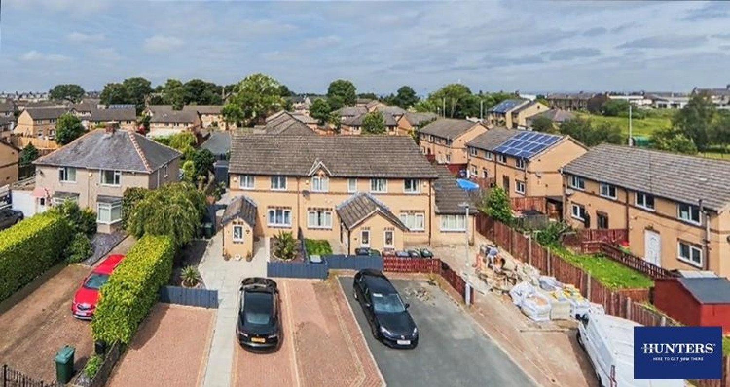 3 bedroom House for sale in Warton Avenue Bradford, BD4 6JG